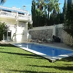 Maxine Villa *
