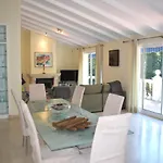 Villa Maxine